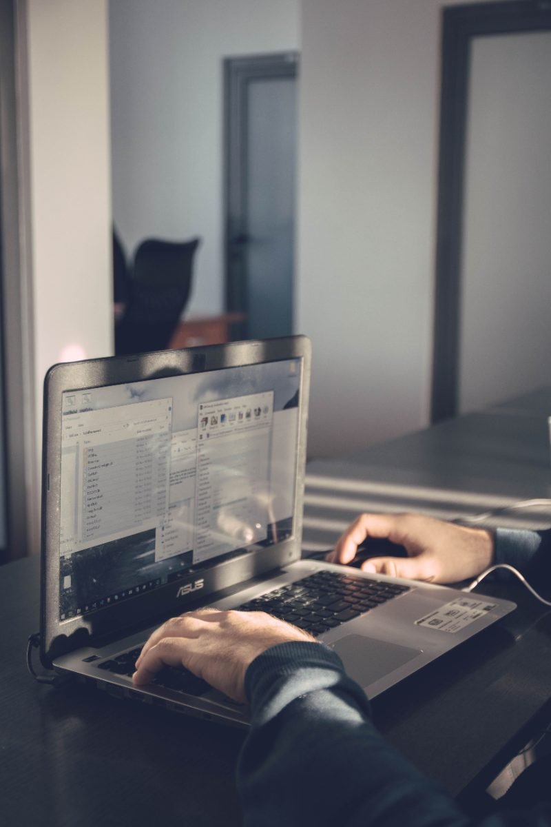 Traduction de documents d’affaires et corporatifs  in Montréal